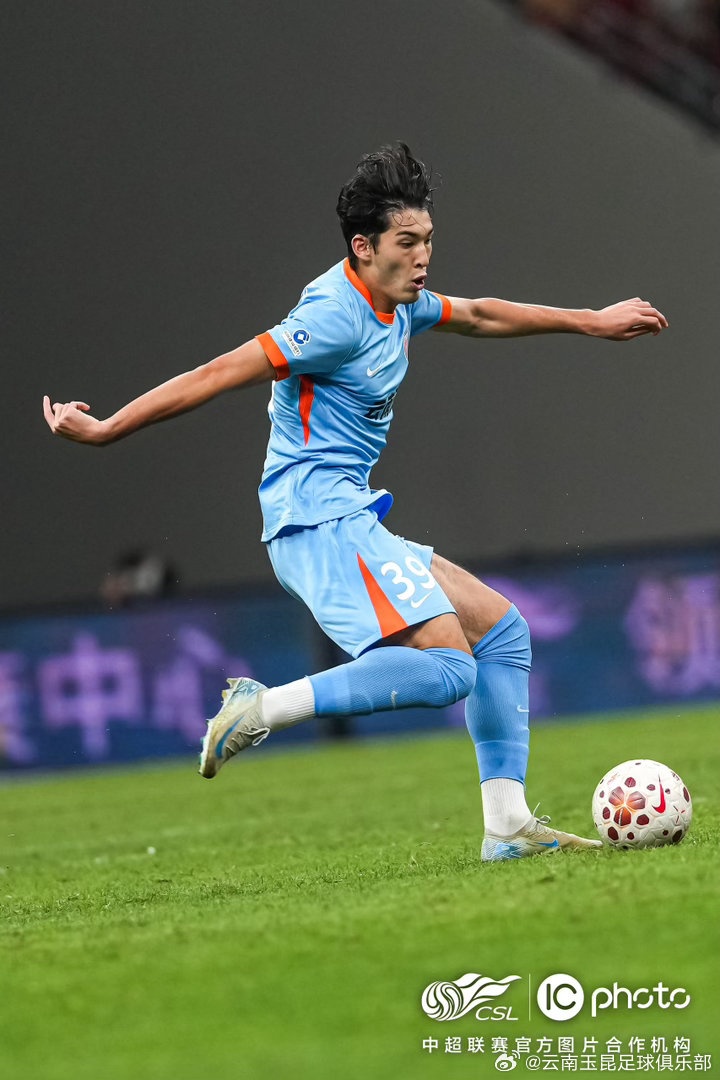 重庆铜梁龙0-1云南玉昆:韩子龙头槌定音,西南德比玉昆客场占先机 重庆铜梁龙0-1云南玉昆:韩子龙头槌定音,西南德比玉昆客场占先机